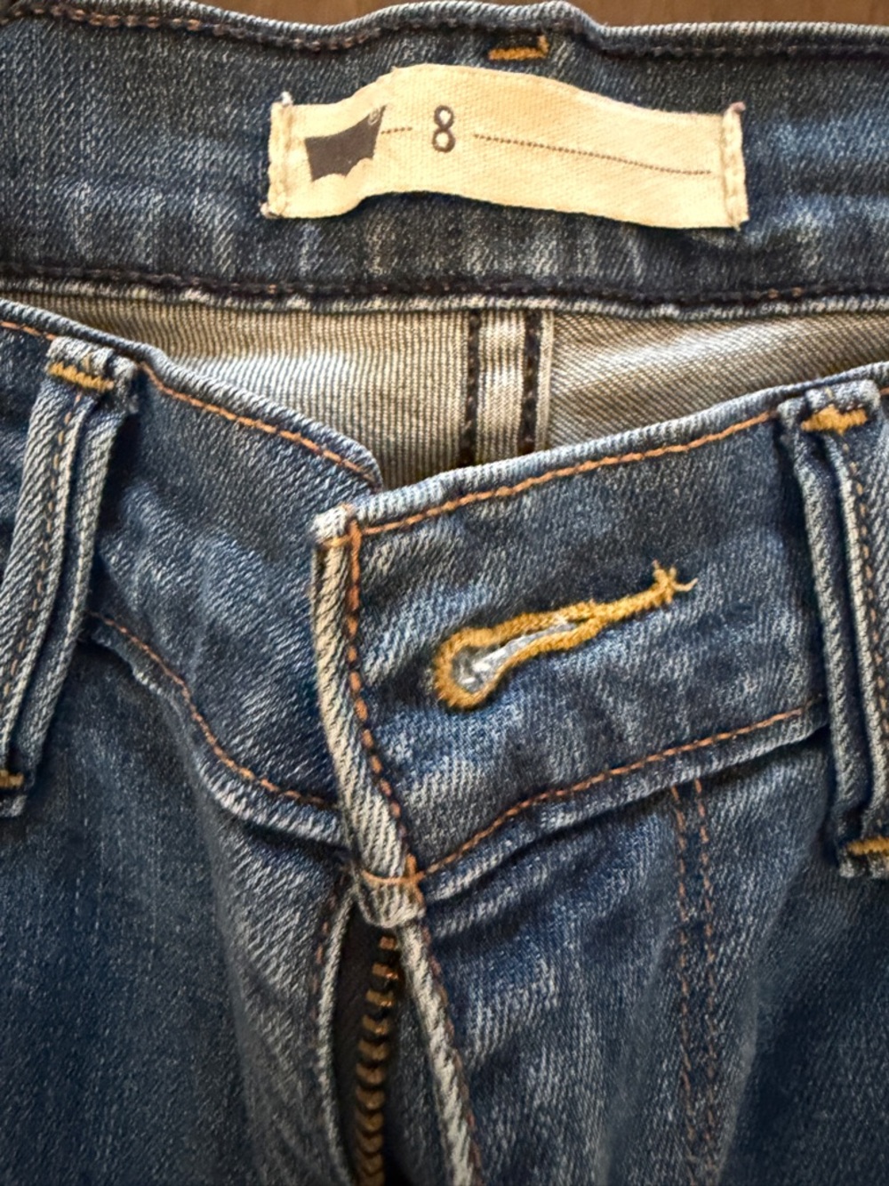 Levi's Women's Cropped Jeans in Blue Wash - Picture 2 of 2